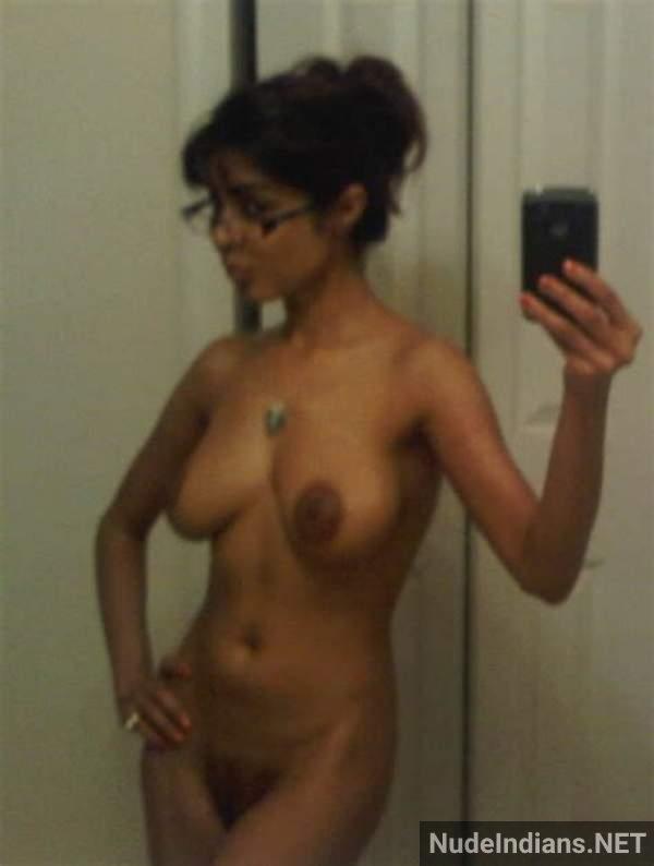 https://pub-5fcdf72a54cd4edbb03ec3edaa415a42.r2.dev/nakedleaks/bold_indian_women's_naked_selfies_and_explicit_images/4.jpg