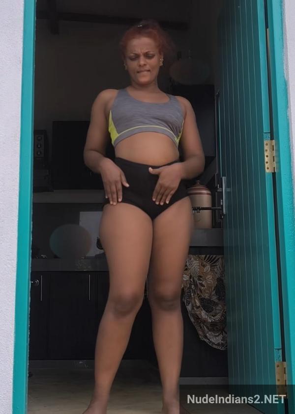 https://pub-5fcdf72a54cd4edbb03ec3edaa415a42.r2.dev/nakedleaks/bold_tamil_spouse_raghini's_revealing_photos_in_intimate_attire/25.jpg