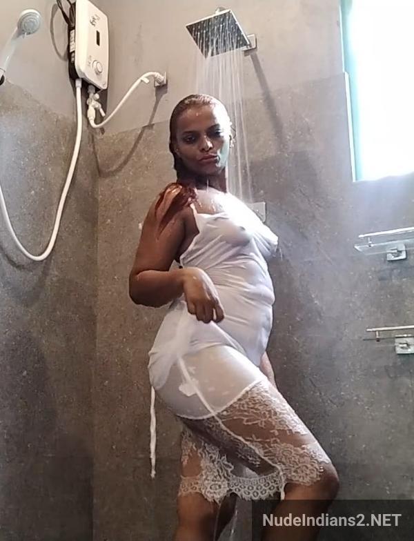 https://pub-5fcdf72a54cd4edbb03ec3edaa415a42.r2.dev/nakedleaks/bold_tamil_spouse_raghini's_revealing_photos_in_intimate_attire/35.jpg