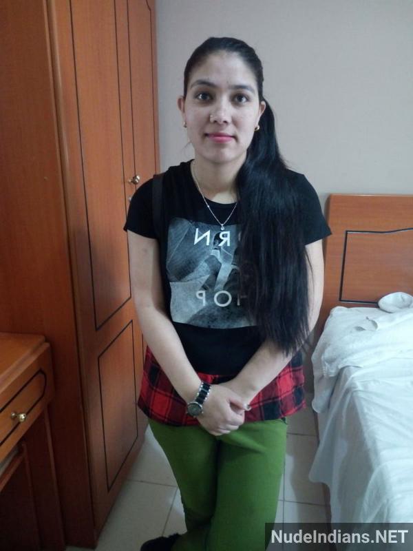https://pub-5fcdf72a54cd4edbb03ec3edaa415a42.r2.dev/nakedleaks/brave_indian_girl's_scandalous_liaison_with_a_married_man_spreads_widely/40.jpg
