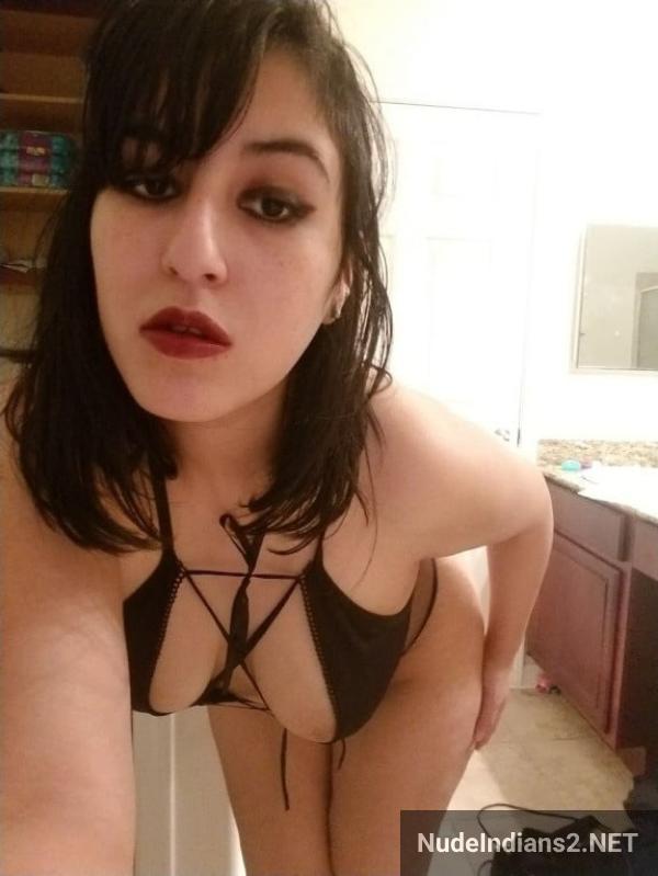 https://pub-5fcdf72a54cd4edbb03ec3edaa415a42.r2.dev/nakedleaks/british_nri_nupur_chaudhari_reveals_sensual_self-portraits/29.jpg