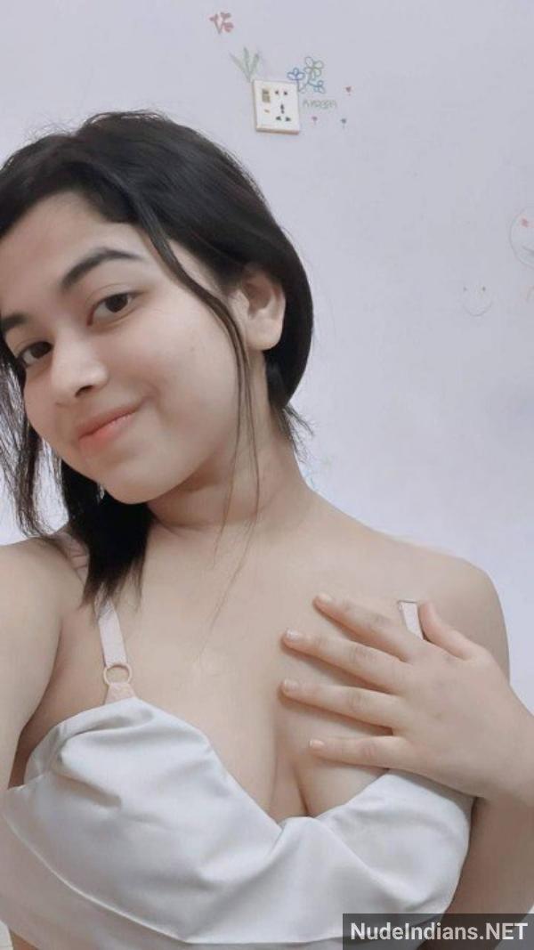 https://pub-5fcdf72a54cd4edbb03ec3edaa415a42.r2.dev/nakedleaks/brother_witnesses_malaika's_revealing_moment_in_bed/8.jpg