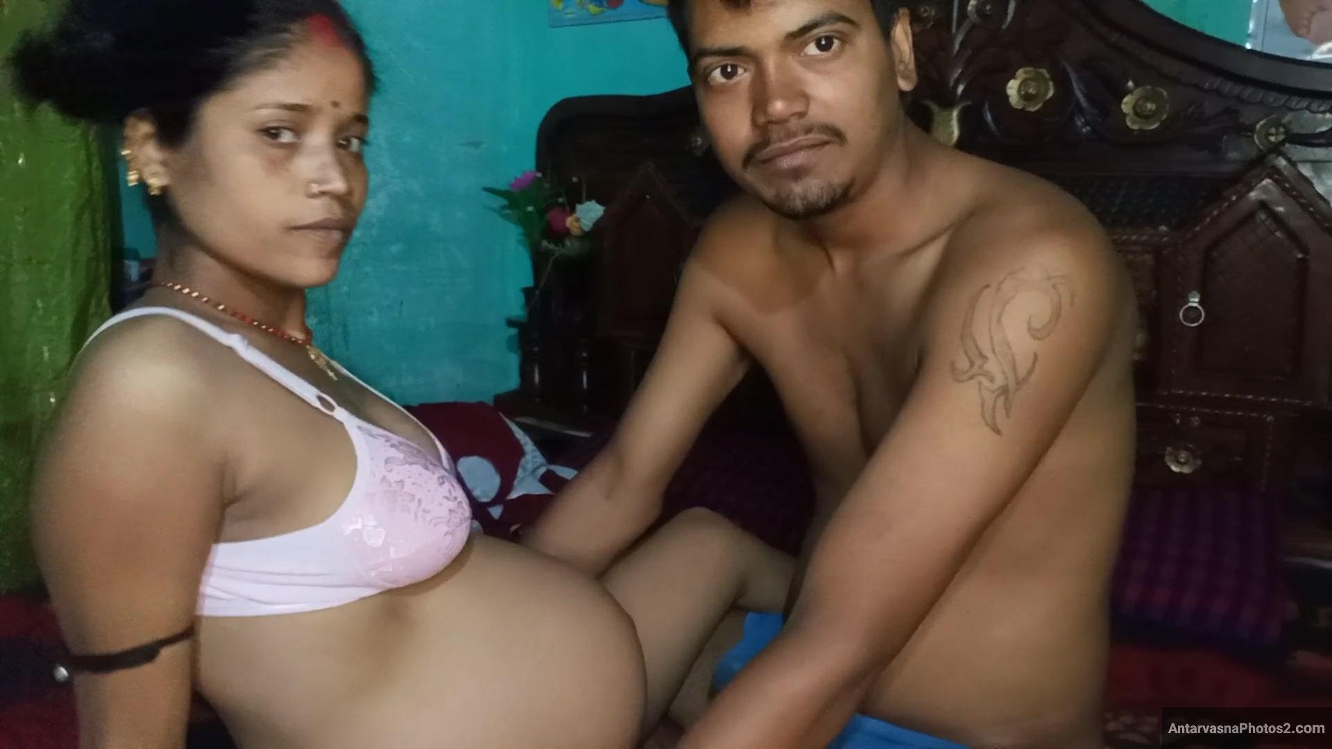 https://pub-5fcdf72a54cd4edbb03ec3edaa415a42.r2.dev/nakedleaks/captivating_desi_sex_images_of_8-month_pregnant_wife/2.jpg