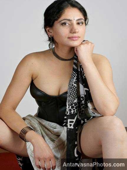 https://pub-5fcdf72a54cd4edbb03ec3edaa415a42.r2.dev/nakedleaks/captivating_image_of_a_seductive_indian_woman_in_traditional_attire/4.jpg