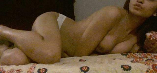 https://pub-5fcdf72a54cd4edbb03ec3edaa415a42.r2.dev/nakedleaks/captivating_images_of_a_pakistani_girl's_encounter/6.jpg