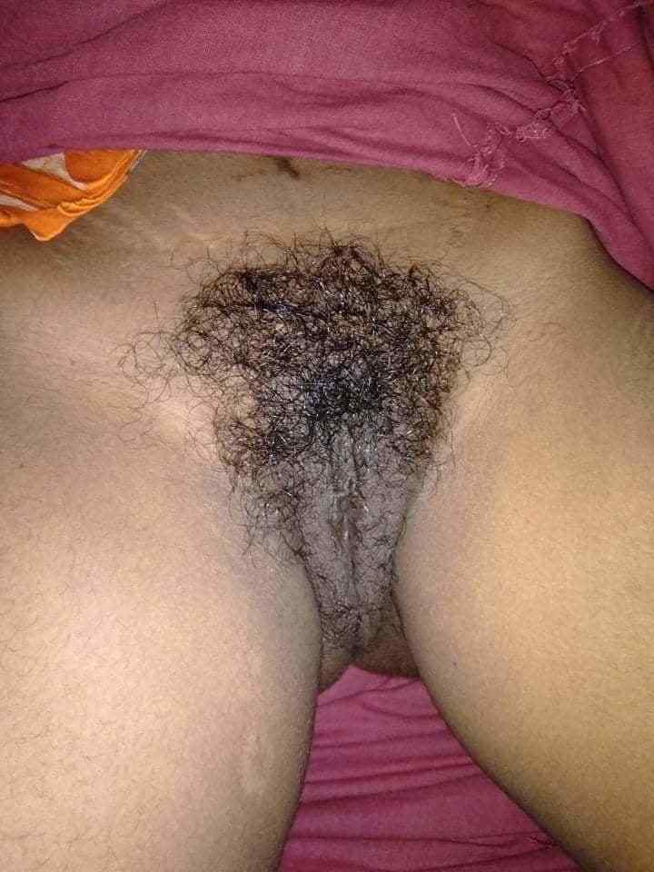 https://pub-5fcdf72a54cd4edbb03ec3edaa415a42.r2.dev/nakedleaks/captivating_images_of_a_plump_sister-in-law's_bushy_vagina/17.jpg