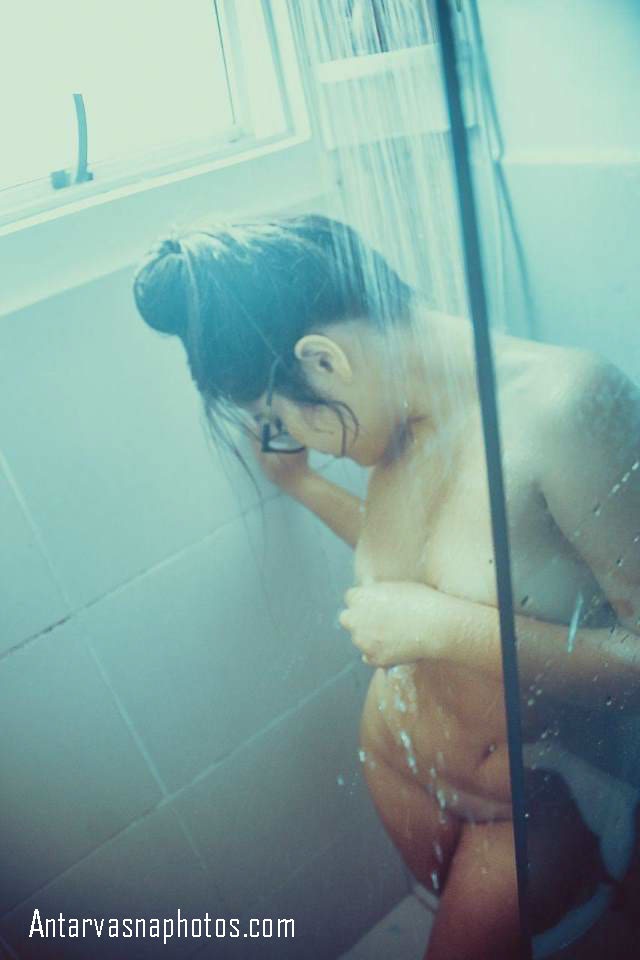 https://pub-5fcdf72a54cd4edbb03ec3edaa415a42.r2.dev/nakedleaks/captivating_images_of_a_woman_refreshing_in_the_nude/0.jpg