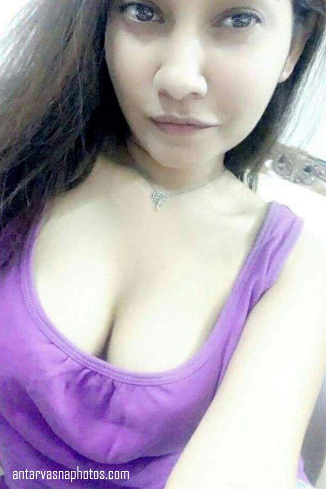 https://pub-5fcdf72a54cd4edbb03ec3edaa415a42.r2.dev/nakedleaks/captivating_images_of_an_indian_girl's_alluring_bust/0.jpg