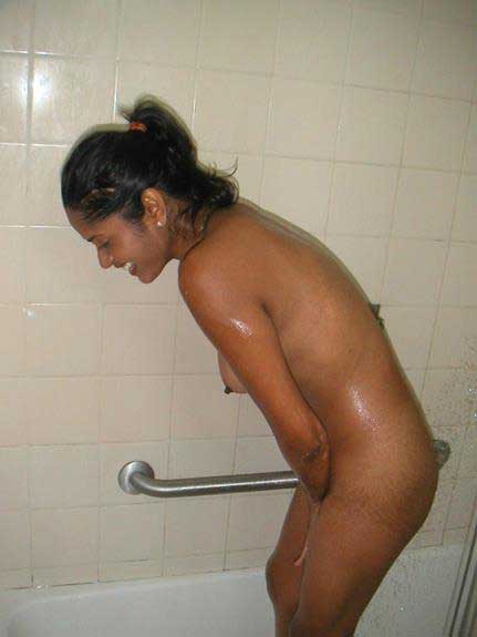 https://pub-5fcdf72a54cd4edbb03ec3edaa415a42.r2.dev/nakedleaks/captivating_images_of_an_indian_wife's_sensual_shower/3.jpg