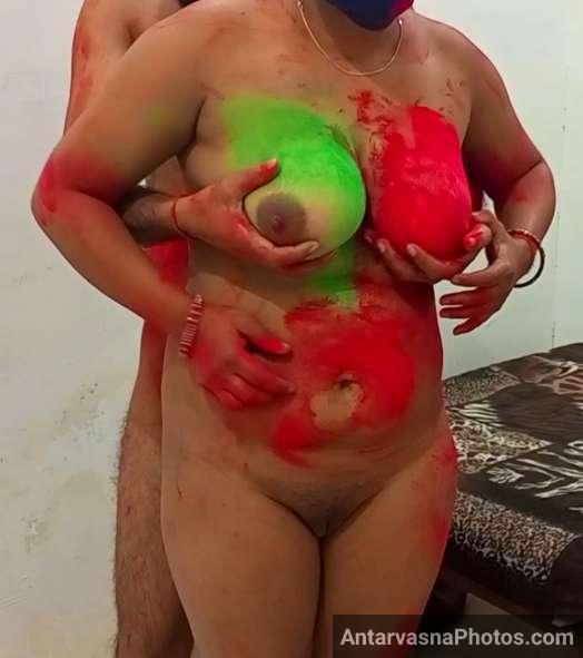 https://pub-5fcdf72a54cd4edbb03ec3edaa415a42.r2.dev/nakedleaks/captivating_images_of_busty_aunt_on_holi/0.jpg