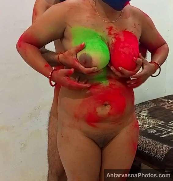 https://pub-5fcdf72a54cd4edbb03ec3edaa415a42.r2.dev/nakedleaks/captivating_images_of_busty_aunt_on_holi/1.jpg