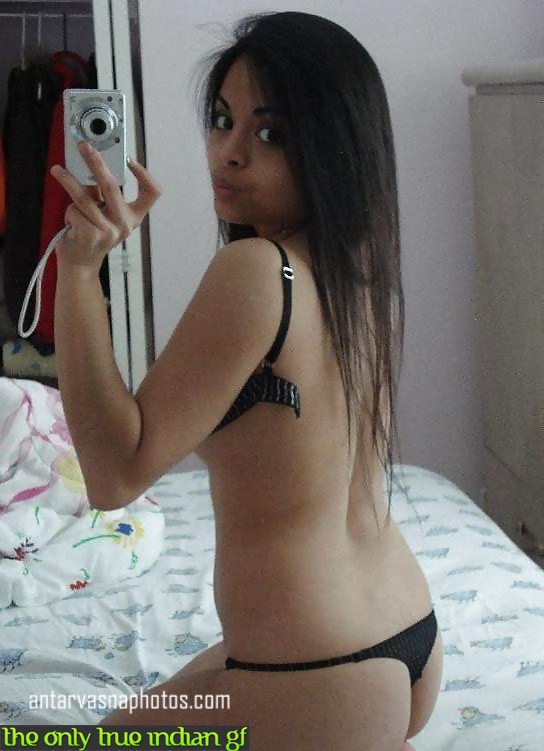 https://pub-5fcdf72a54cd4edbb03ec3edaa415a42.r2.dev/nakedleaks/captivating_images_of_desi_beauties_from_india/5.jpg