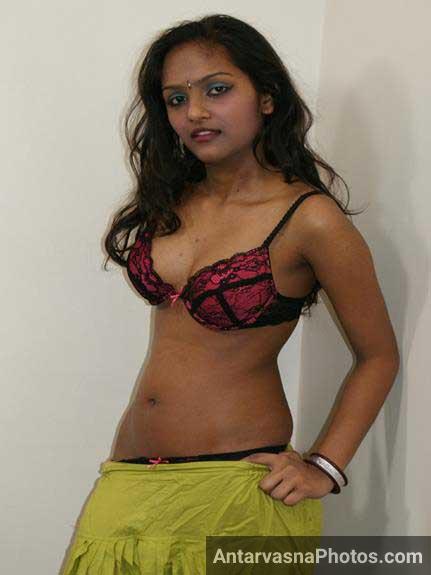 https://pub-5fcdf72a54cd4edbb03ec3edaa415a42.r2.dev/nakedleaks/captivating_images_of_desi_indian_girls_featuring_divya/0.jpg