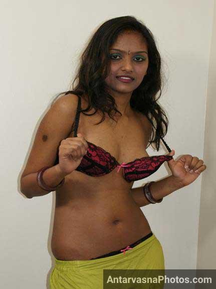 https://pub-5fcdf72a54cd4edbb03ec3edaa415a42.r2.dev/nakedleaks/captivating_images_of_desi_indian_girls_featuring_divya/3.jpg