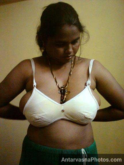 https://pub-5fcdf72a54cd4edbb03ec3edaa415a42.r2.dev/nakedleaks/captivating_images_of_indian_aunt's_large_bosoms/0.jpg