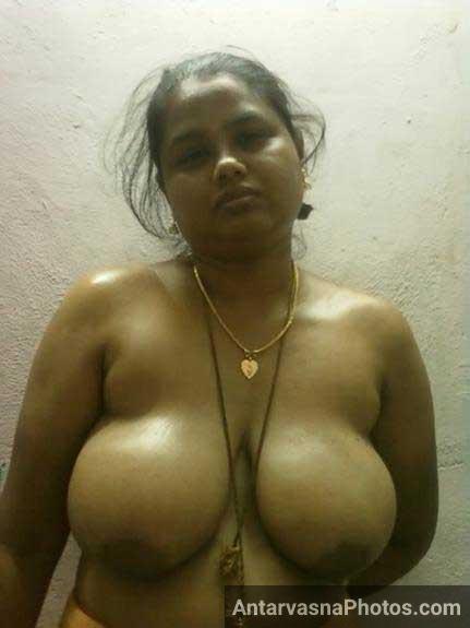 https://pub-5fcdf72a54cd4edbb03ec3edaa415a42.r2.dev/nakedleaks/captivating_images_of_indian_aunt's_large_bosoms/2.jpg