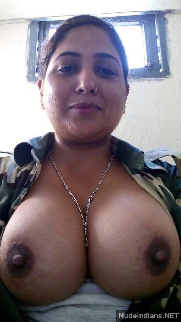 https://pub-5fcdf72a54cd4edbb03ec3edaa415a42.r2.dev/nakedleaks/captivating_images_of_indian_busty_nude_bhabhi_and_sexy_girls_spreading_online/13.jpg