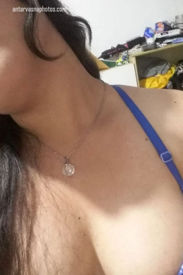 https://pub-5fcdf72a54cd4edbb03ec3edaa415a42.r2.dev/nakedleaks/captivating_images_of_indian_girl_pinki's_virginity/0.jpg