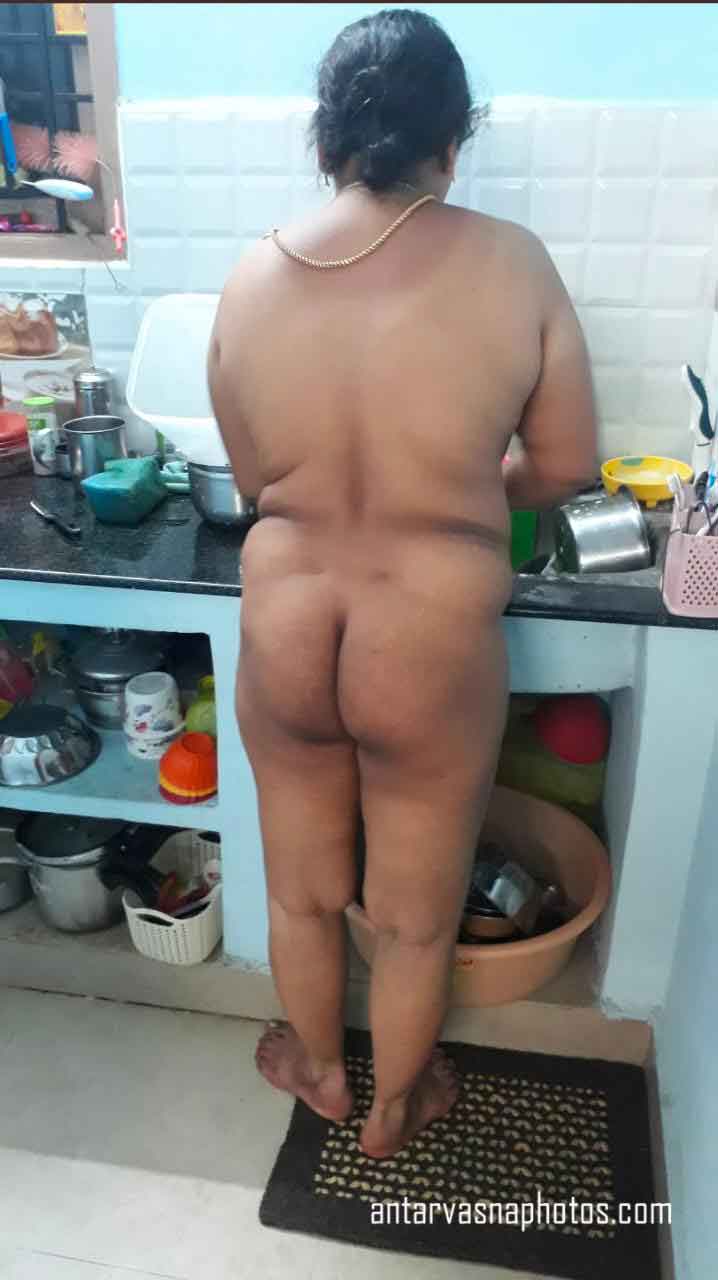 https://pub-5fcdf72a54cd4edbb03ec3edaa415a42.r2.dev/nakedleaks/captivating_images_of_marathi_aunt_jaya/4.jpg