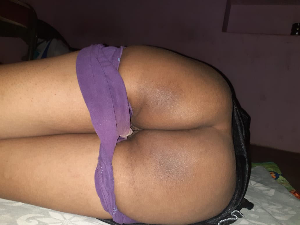 https://pub-5fcdf72a54cd4edbb03ec3edaa415a42.r2.dev/nakedleaks/captivating_images_of_maya_bhabhi's_indian_derriere/4.jpg