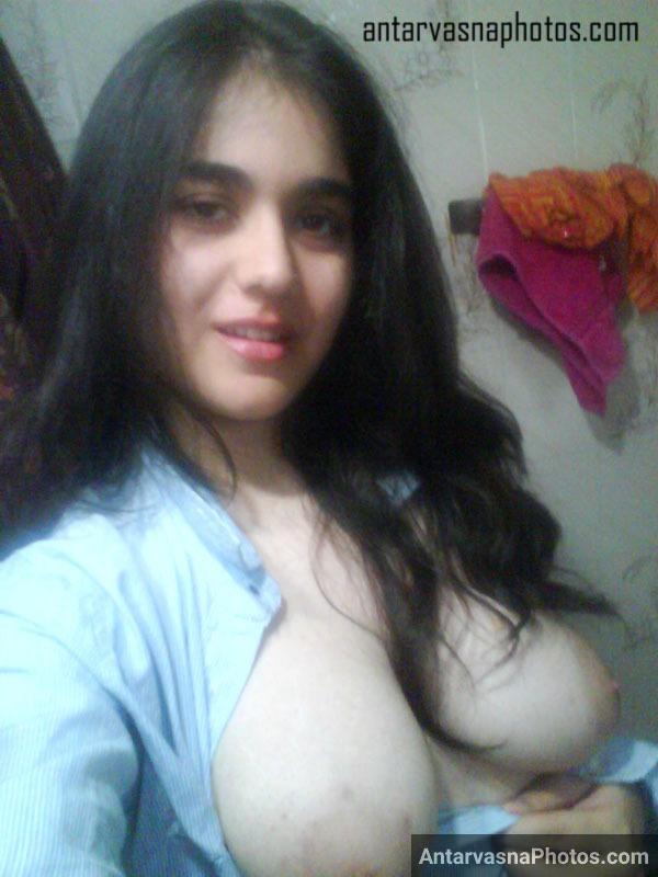 Captivating Images of Milky Breasts of Indian Girlfriend