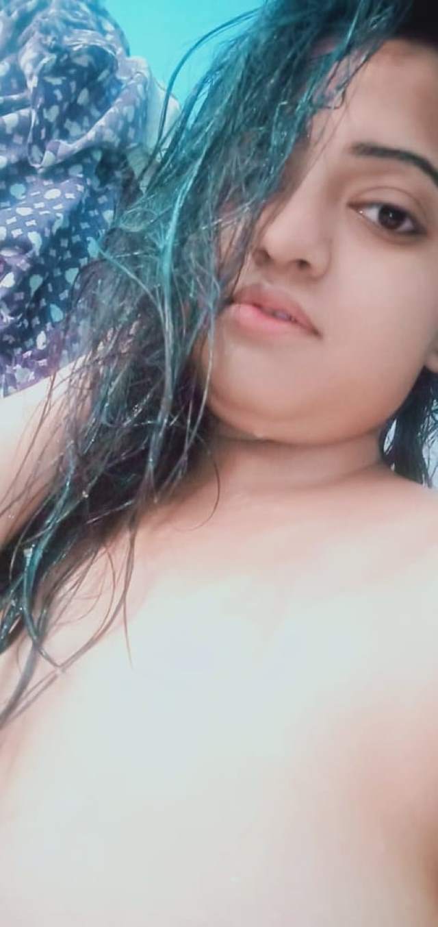 https://pub-5fcdf72a54cd4edbb03ec3edaa415a42.r2.dev/nakedleaks/captivating_indian_teen's_nude_photos_in_the_shower/16.jpg