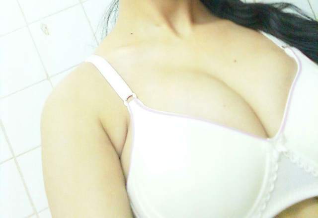 https://pub-5fcdf72a54cd4edbb03ec3edaa415a42.r2.dev/nakedleaks/captivating_indian_teen's_nude_photos_in_the_shower/25.jpg