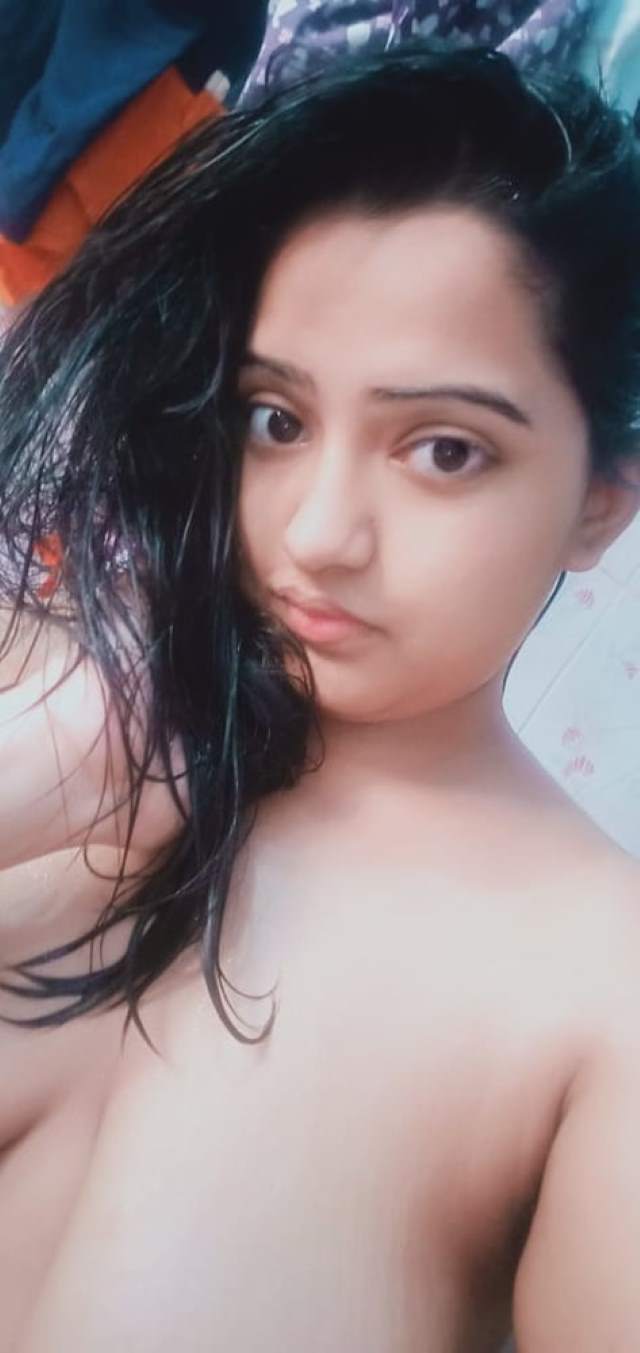 https://pub-5fcdf72a54cd4edbb03ec3edaa415a42.r2.dev/nakedleaks/captivating_indian_teen's_nude_photos_in_the_shower/8.jpg