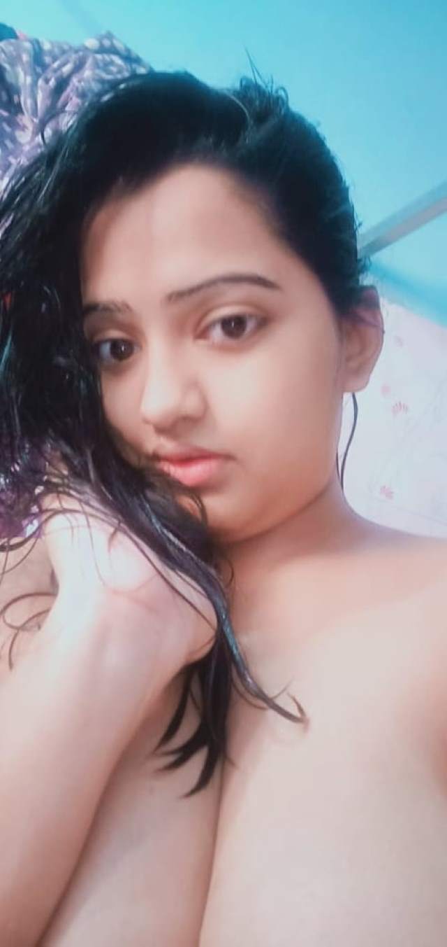 https://pub-5fcdf72a54cd4edbb03ec3edaa415a42.r2.dev/nakedleaks/captivating_indian_teen's_nude_photos_in_the_shower/9.jpg