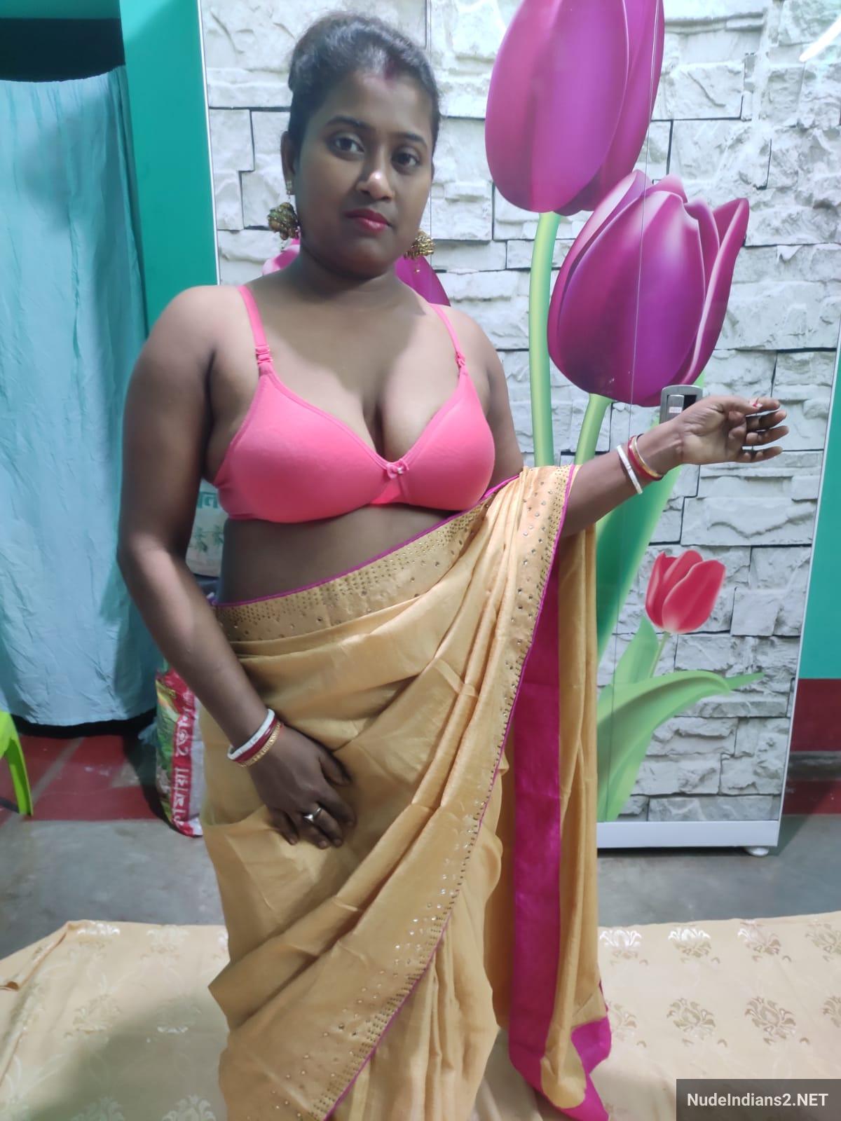 https://pub-5fcdf72a54cd4edbb03ec3edaa415a42.r2.dev/nakedleaks/captivating_kolkata_bengali_boudi_simraan_poses_seductively_in_stylish_attire/18.jpg