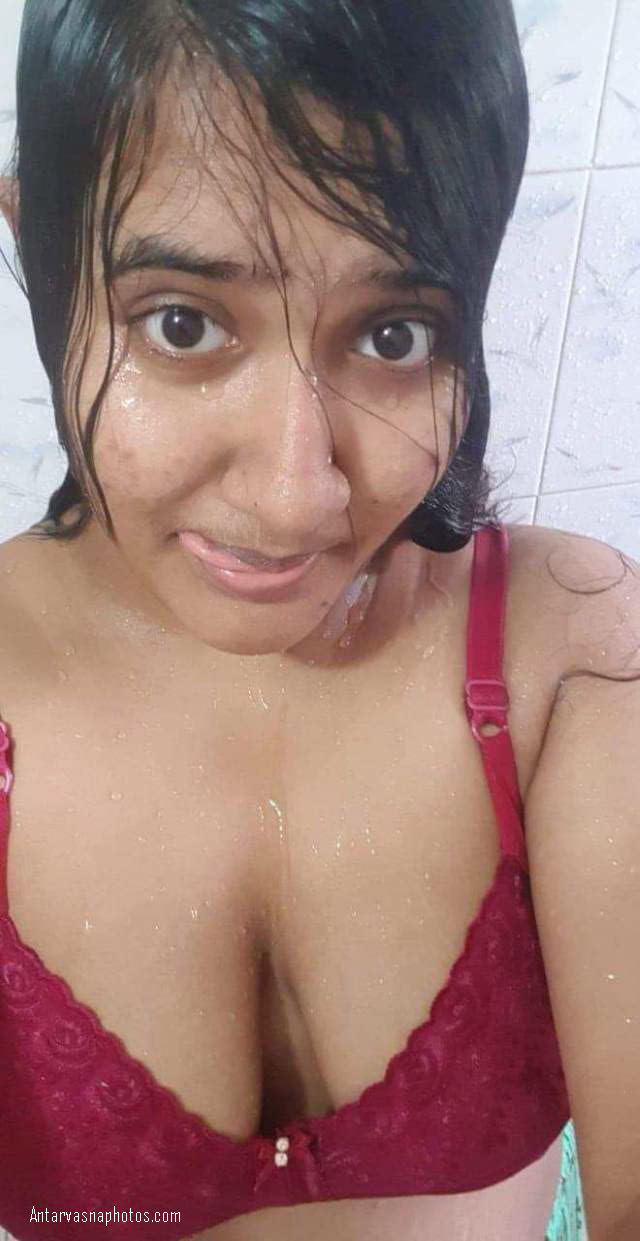 https://pub-5fcdf72a54cd4edbb03ec3edaa415a42.r2.dev/nakedleaks/captivating_photos_of_bangladeshi_girl's_exposed_assets/6.jpg