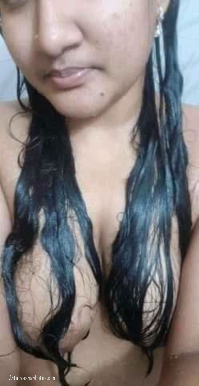 https://pub-5fcdf72a54cd4edbb03ec3edaa415a42.r2.dev/nakedleaks/captivating_photos_of_bangladeshi_girl's_exposed_assets/7.jpg
