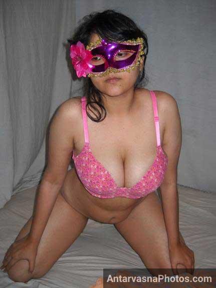 https://pub-5fcdf72a54cd4edbb03ec3edaa415a42.r2.dev/nakedleaks/captivating_pose_in_savita_bhabhi's_pink_attire/7.jpg
