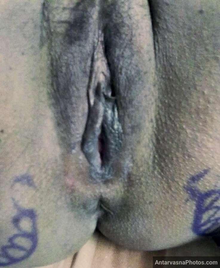 https://pub-5fcdf72a54cd4edbb03ec3edaa415a42.r2.dev/nakedleaks/captured_images_after_taking_naughty_photos_of_aunt/3.jpg
