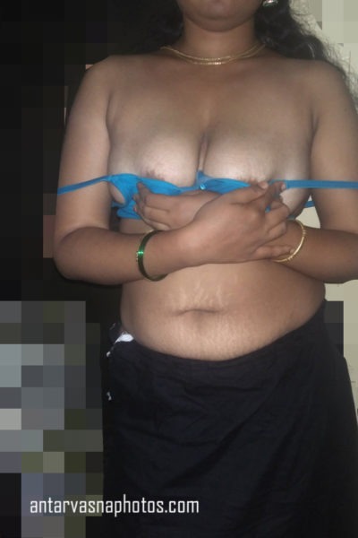 Capturing Pictures of Lalita Desi Bhabhi's Breasts
