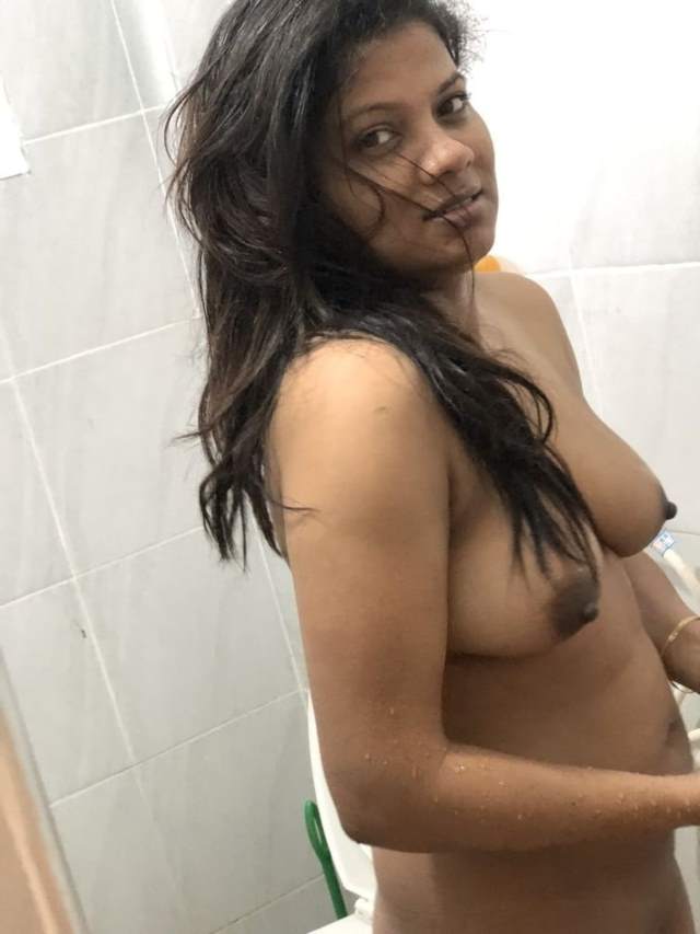 https://pub-5fcdf72a54cd4edbb03ec3edaa415a42.r2.dev/nakedleaks/capturing_secret_photos_of_bhabhi/1.jpg
