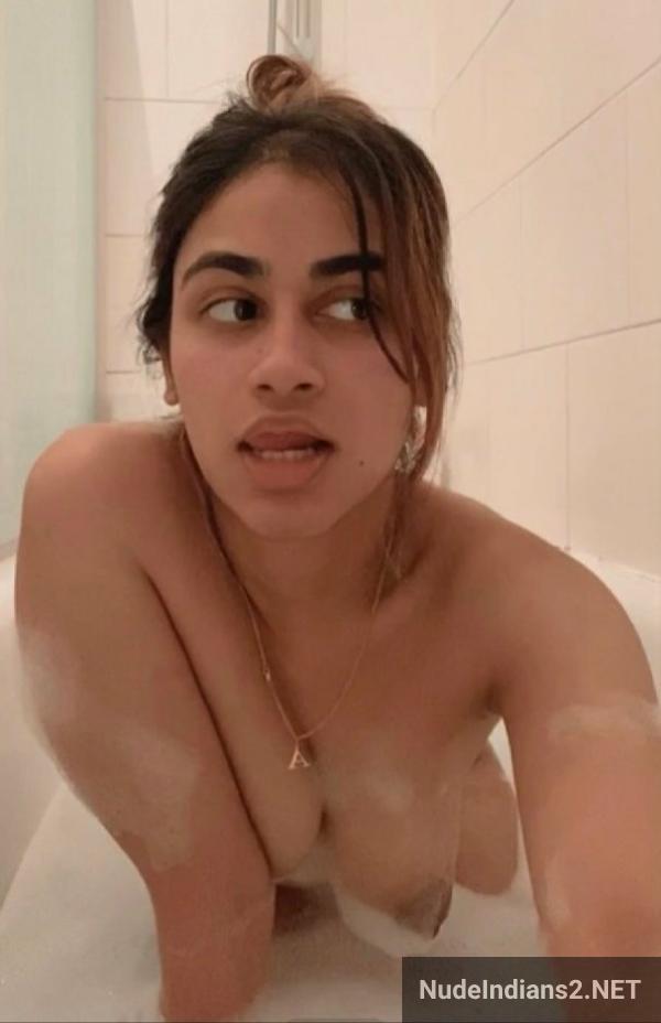 https://pub-5fcdf72a54cd4edbb03ec3edaa415a42.r2.dev/nakedleaks/caught_in_a_scandal:_aditi_prajapati_and_the_campus_headboy/13.jpg