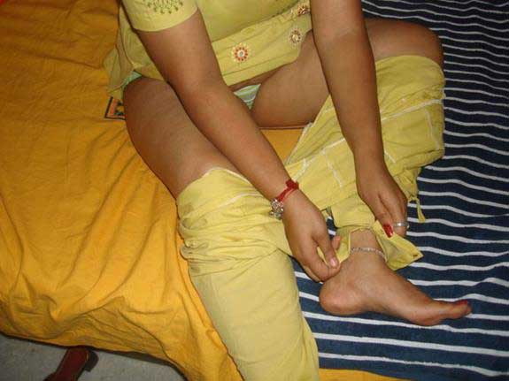 https://pub-5fcdf72a54cd4edbb03ec3edaa415a42.r2.dev/nakedleaks/chachi_ne_banaai_shaadi_par_porn_pics/0.jpg