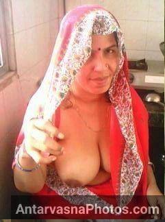 https://pub-5fcdf72a54cd4edbb03ec3edaa415a42.r2.dev/nakedleaks/check_out_68_enticing_images_of_a_rajasthani_widow_aunt!/14.jpg