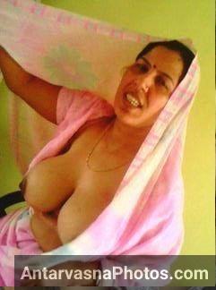 https://pub-5fcdf72a54cd4edbb03ec3edaa415a42.r2.dev/nakedleaks/check_out_68_enticing_images_of_a_rajasthani_widow_aunt!/3.jpg