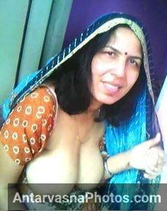 https://pub-5fcdf72a54cd4edbb03ec3edaa415a42.r2.dev/nakedleaks/check_out_68_enticing_images_of_a_rajasthani_widow_aunt!/7.jpg