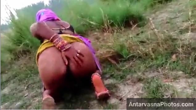 Chubby village bhabhi's farmyard lovemaking photos