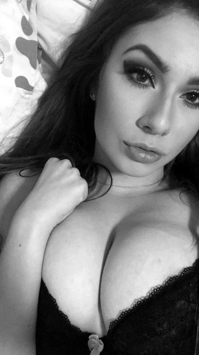 https://pub-5fcdf72a54cd4edbb03ec3edaa415a42.r2.dev/nakedleaks/collection_of_nude_selfies_by_a_hot_delhi_girl/22.jpg