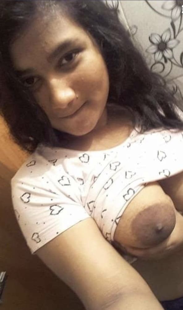 https://pub-5fcdf72a54cd4edbb03ec3edaa415a42.r2.dev/nakedleaks/college_girl_captures_selfies_of_her_boobs_in_photos/2.jpg