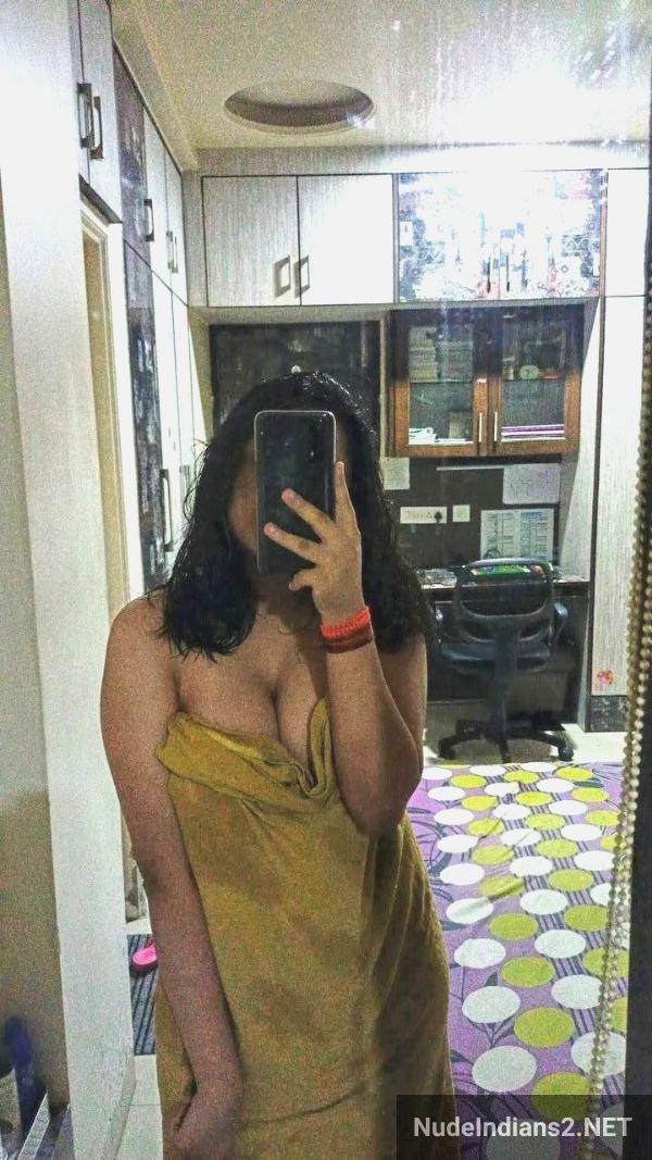 https://pub-5fcdf72a54cd4edbb03ec3edaa415a42.r2.dev/nakedleaks/college_lover_kasturi_caresses_boyfriend's_penis_intimately/46.jpg