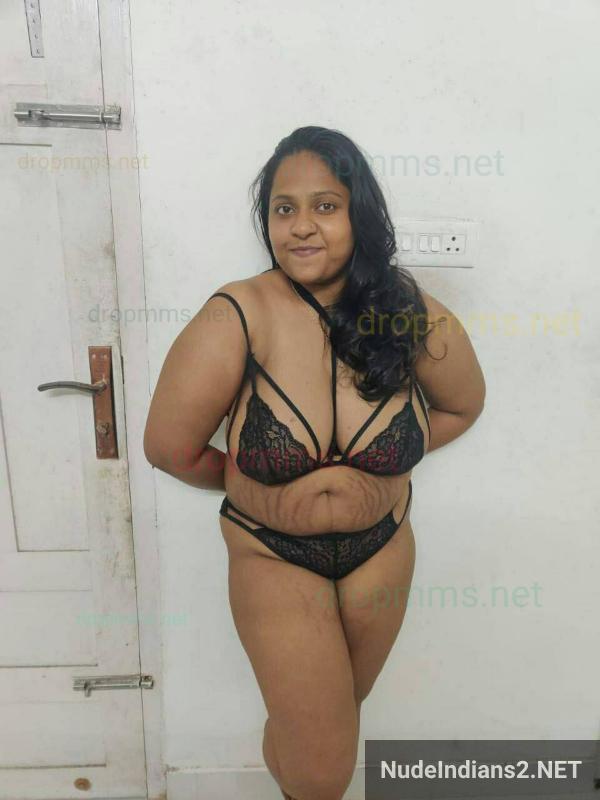 https://pub-5fcdf72a54cd4edbb03ec3edaa415a42.r2.dev/nakedleaks/compilation_of_mature_tamil_housewives_engaging_in_intimate_activities/3.jpg