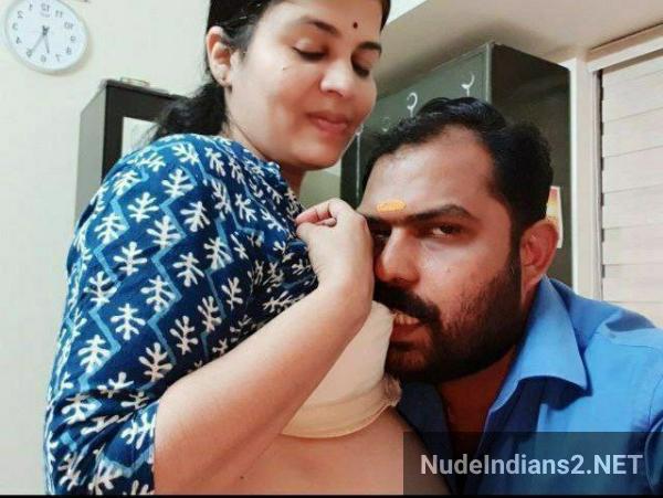https://pub-5fcdf72a54cd4edbb03ec3edaa415a42.r2.dev/nakedleaks/compilation_of_tamil_aunties_reveling_in_illicit_romances/22.jpg