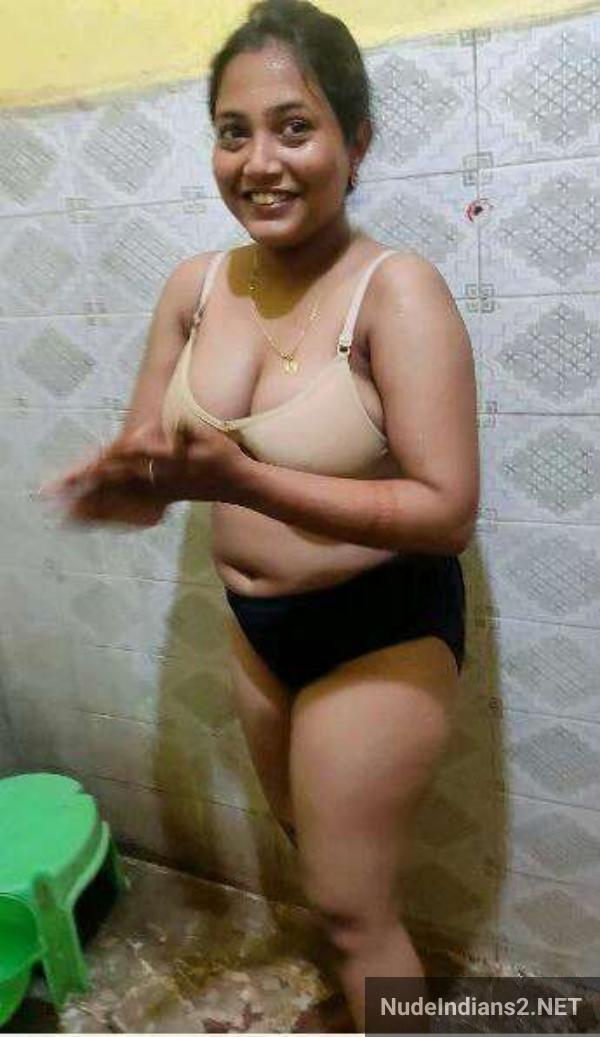 https://pub-5fcdf72a54cd4edbb03ec3edaa415a42.r2.dev/nakedleaks/compilation_of_tamil_aunties_reveling_in_illicit_romances/40.jpg