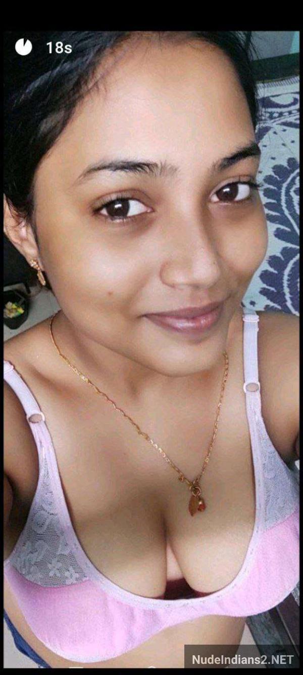 https://pub-5fcdf72a54cd4edbb03ec3edaa415a42.r2.dev/nakedleaks/compilation_of_tamil_aunties_reveling_in_illicit_romances/52.jpg