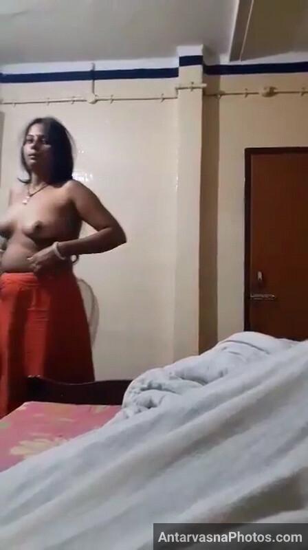 https://pub-5fcdf72a54cd4edbb03ec3edaa415a42.r2.dev/nakedleaks/country_maid_sister-in-law_shows_hairy_private_parts/1.jpg
